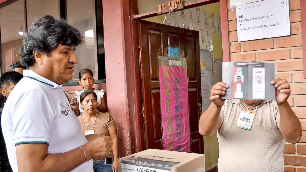 El día del balotaje, la Policía capturó a ‘buscados’ por la justicia, menos a Evo